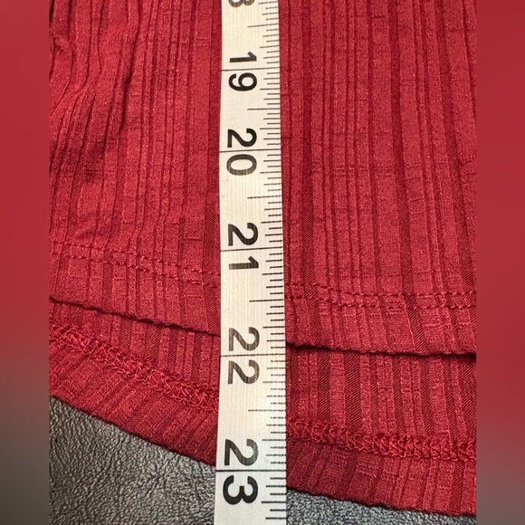 Women's Ribbed Henley Top - color “Autumn Ruby” size Small. NWT - Picture 12 of 12